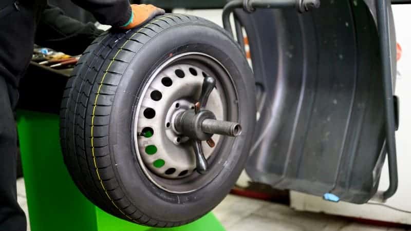 cómo arreglar los neumáticos desequilibrados