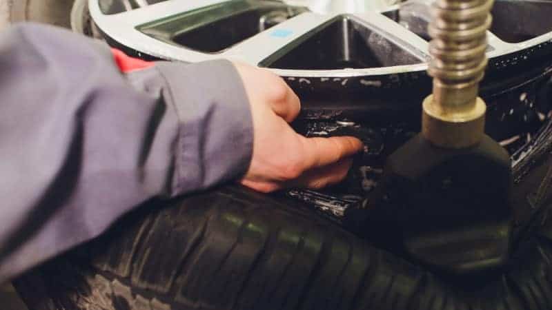 instalación del sensor de presión de los neumáticos
