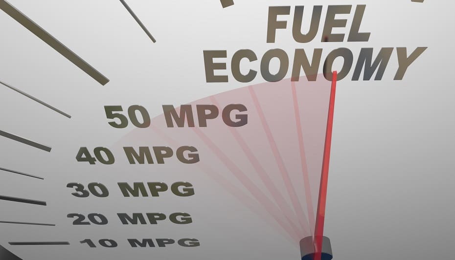 El velocímetro de ahorro de combustible mide la eficiencia de las MPG en el coche o vehículo