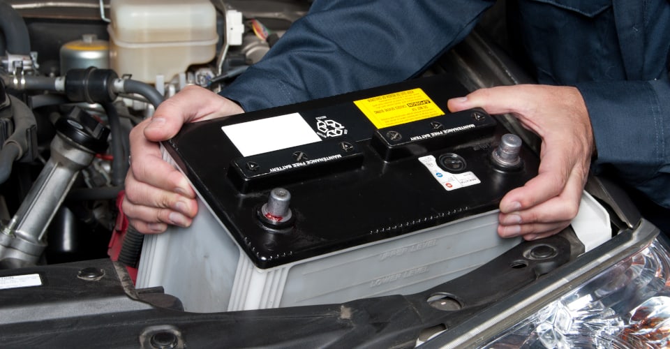 mecánico de coches sustitución de la batería del coche batería del coche VRLA