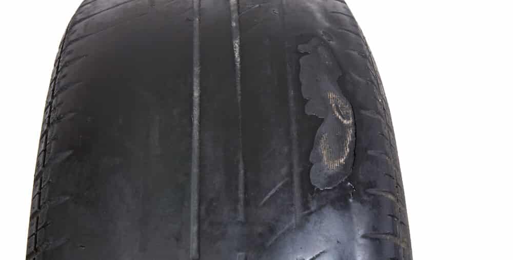Parches desgastados en los neumáticos E1609861356822